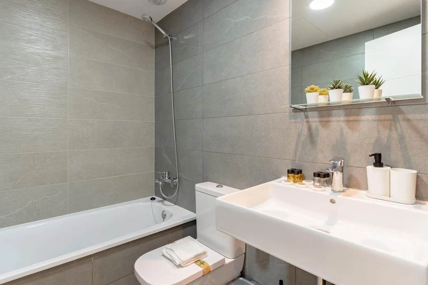 Apartament Guestready - Sunny Seaside Escape In Malaga Hiszpania