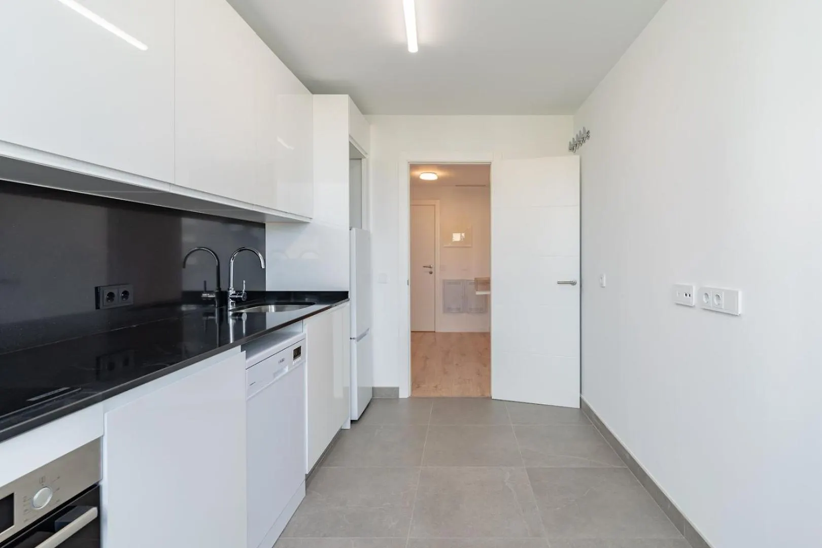 Guestready - Sunny Seaside Escape In Malaga Apartment