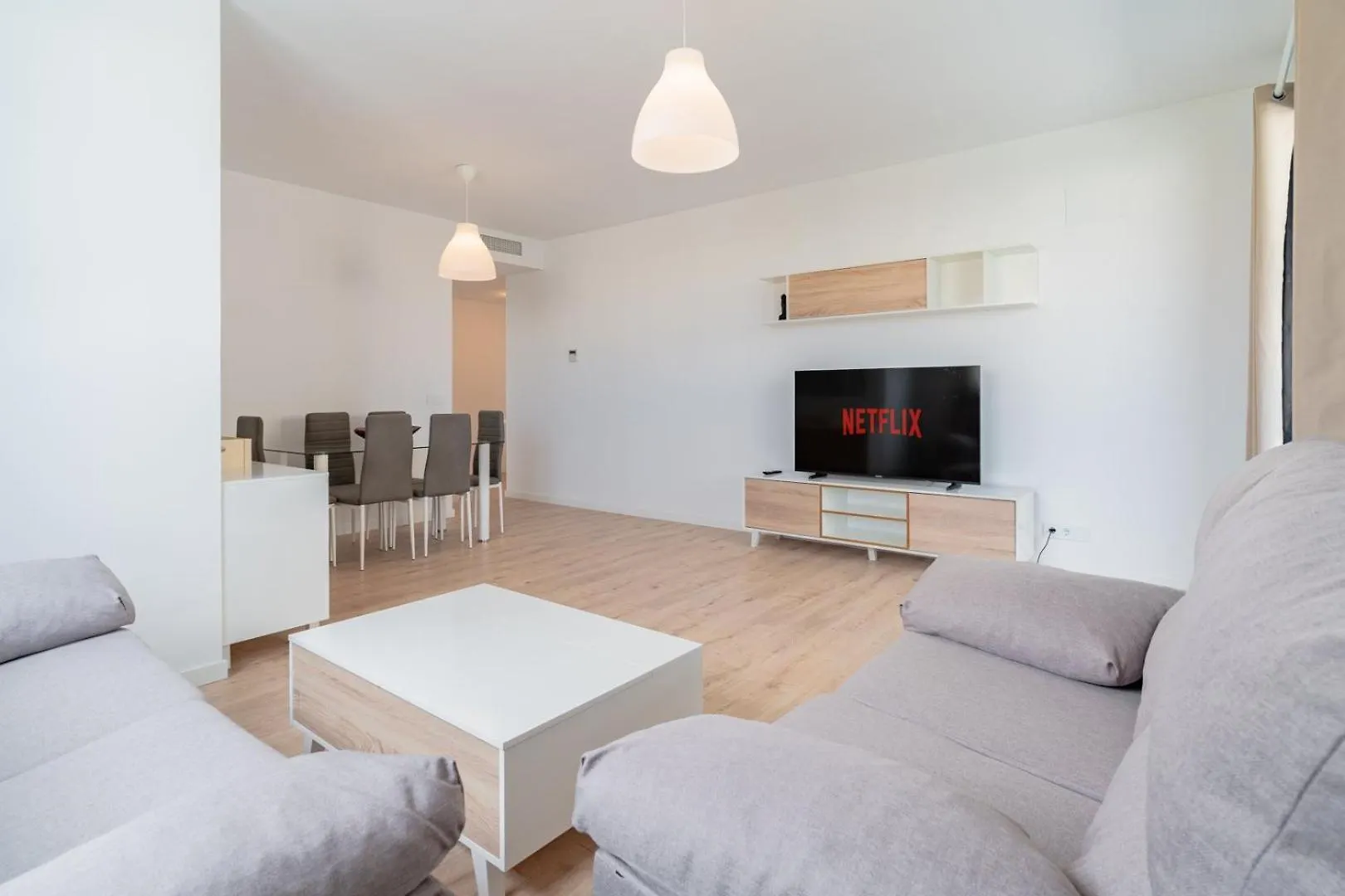 Guestready - Sunny Seaside Escape In Malaga Apartment
